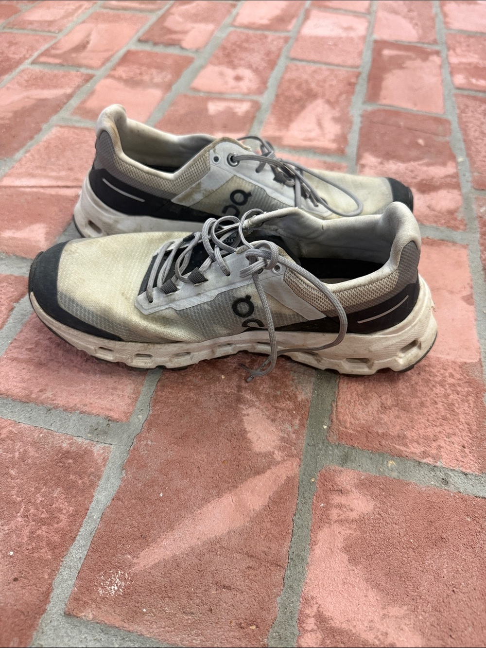 On Running Men’s Athletic Shoes in Light Gray and Black